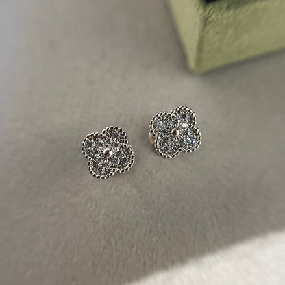 [Stellar Jewelry]CLOVER MINI DIAMOND STUD EARRINGS