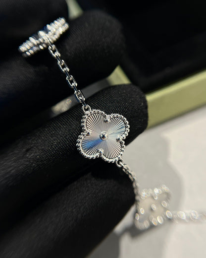 [Stellar Jewelry] CLOVER 5 MOTIF LASER BRACELET COLLECTION
